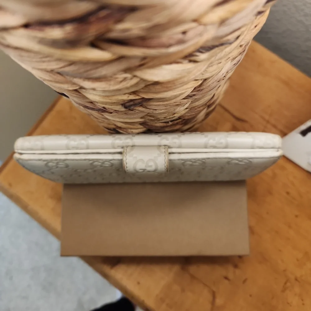 Gucci authentic wallet